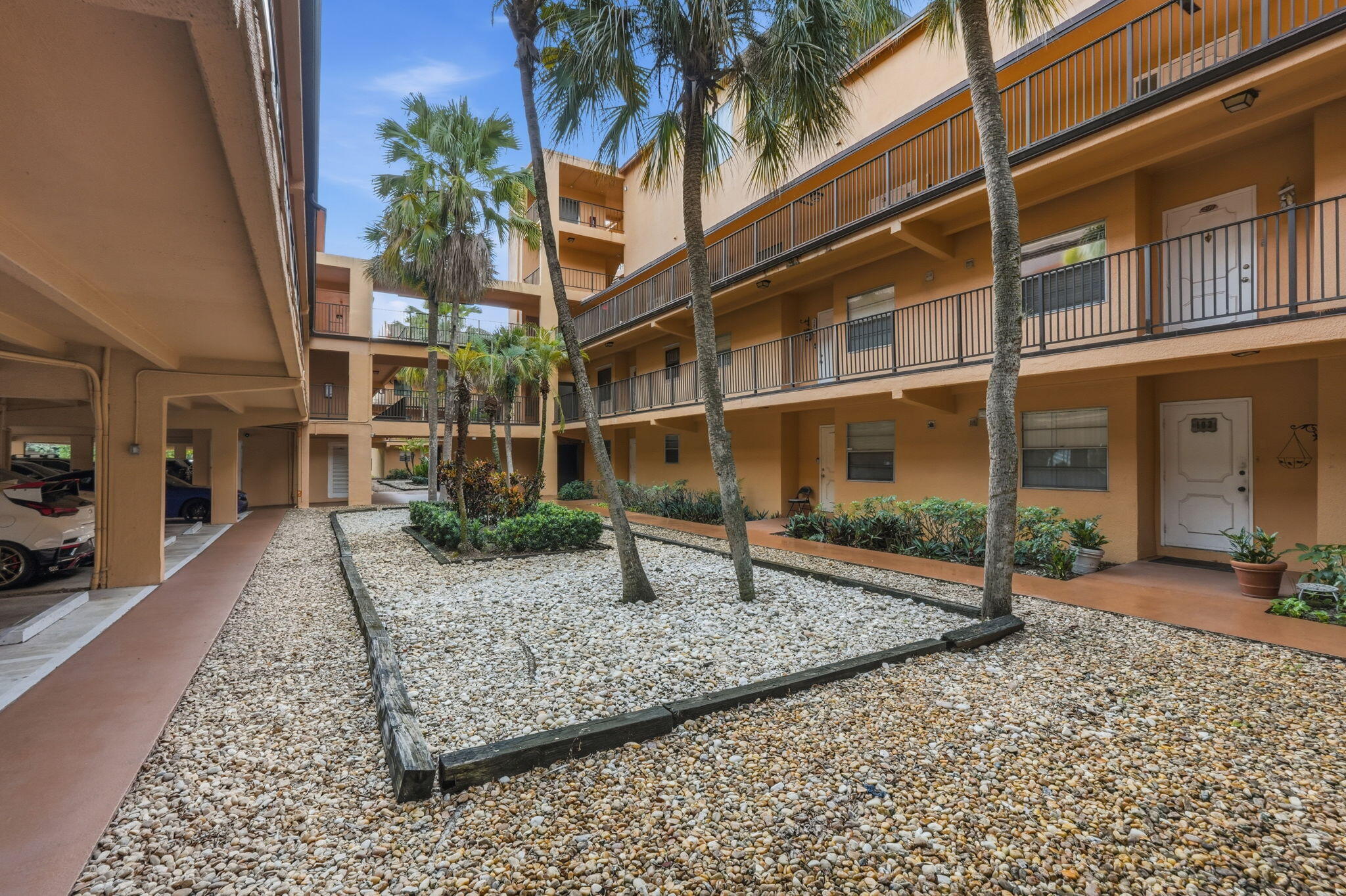 430 COMMODORE Drive # 314 — Photo 5