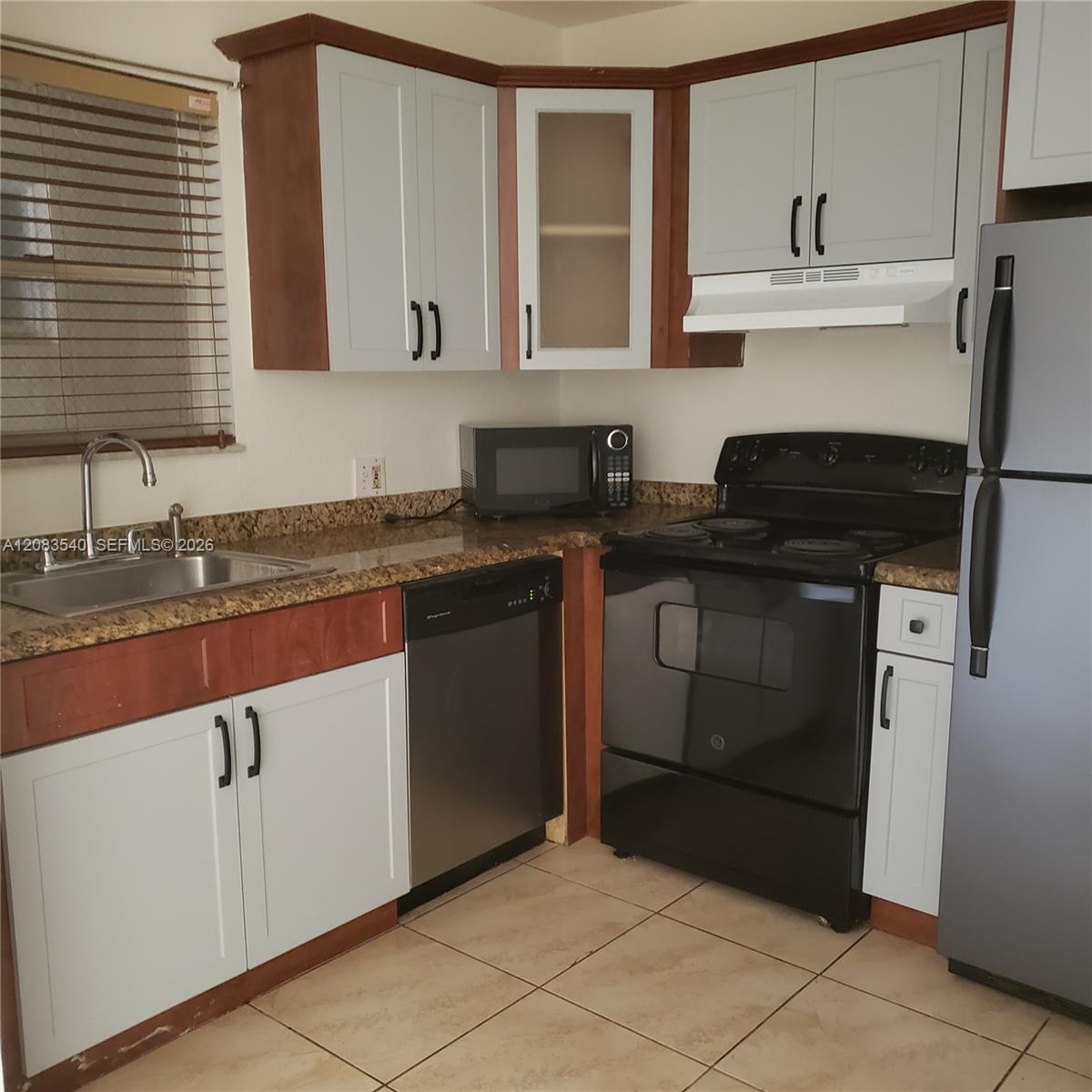 1300 Moffett St # 110 — Photo 2