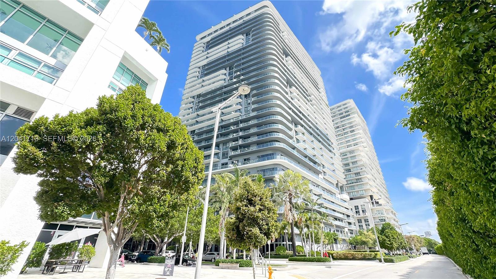 121 NE 34th St # 814, Miami FL 33137