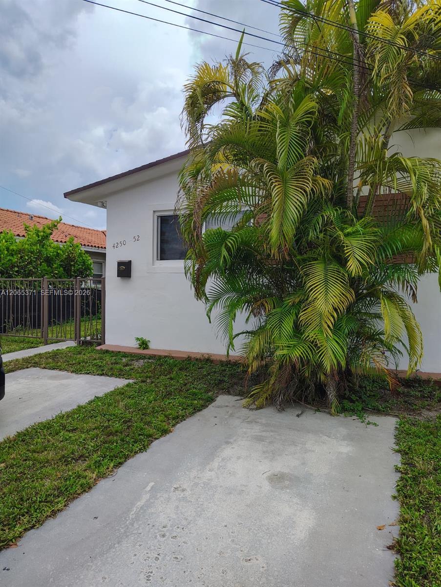 4252 NW 3rd St # 4252, Miami FL 33126