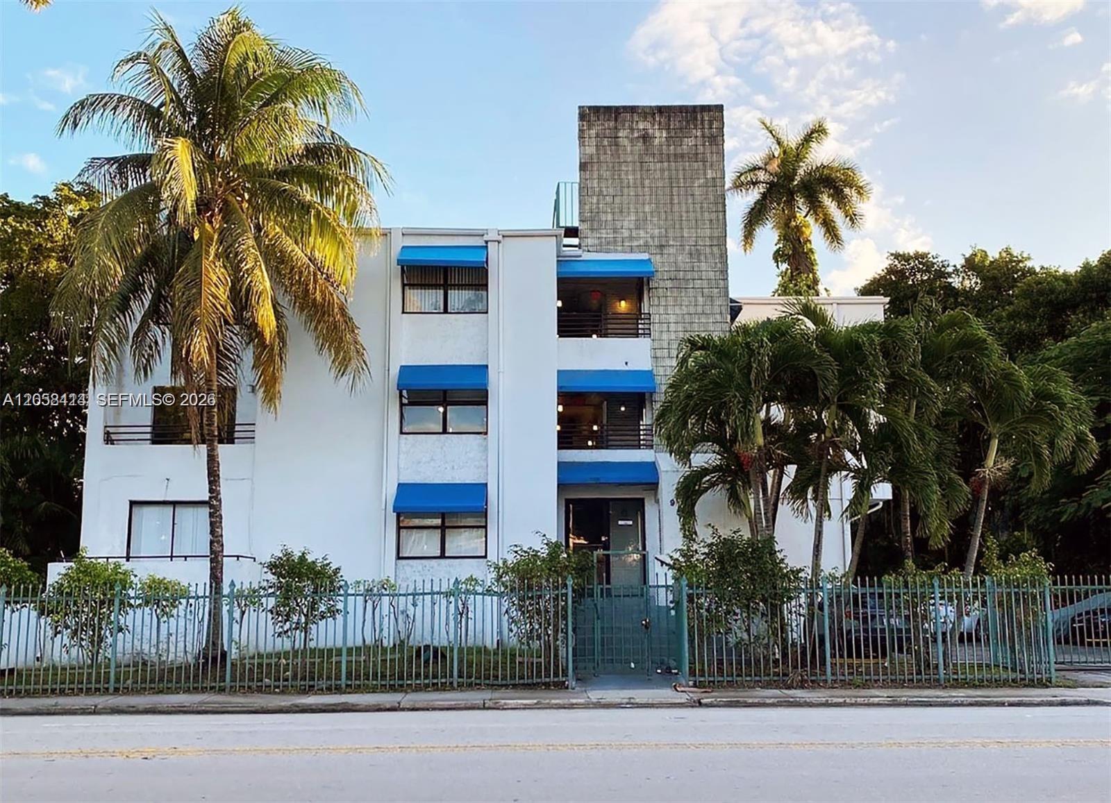 950 NW 11th St # 1C, Miami FL 33136