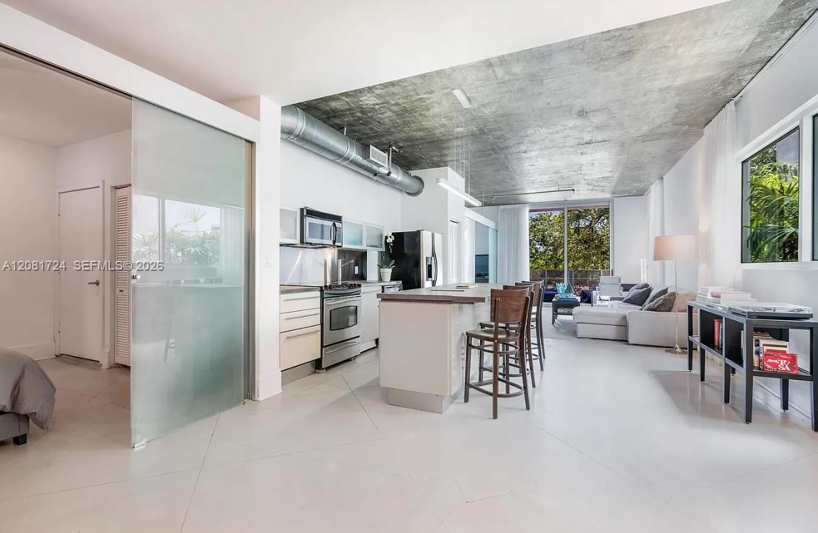 1700 Meridian Ave # 208, Miami Beach FL 33139