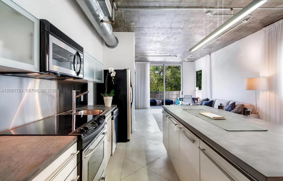 1700 Meridian Ave # 208 — Photo 4
