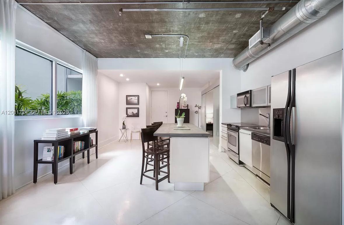 1700 Meridian Ave # 208 — Photo 5