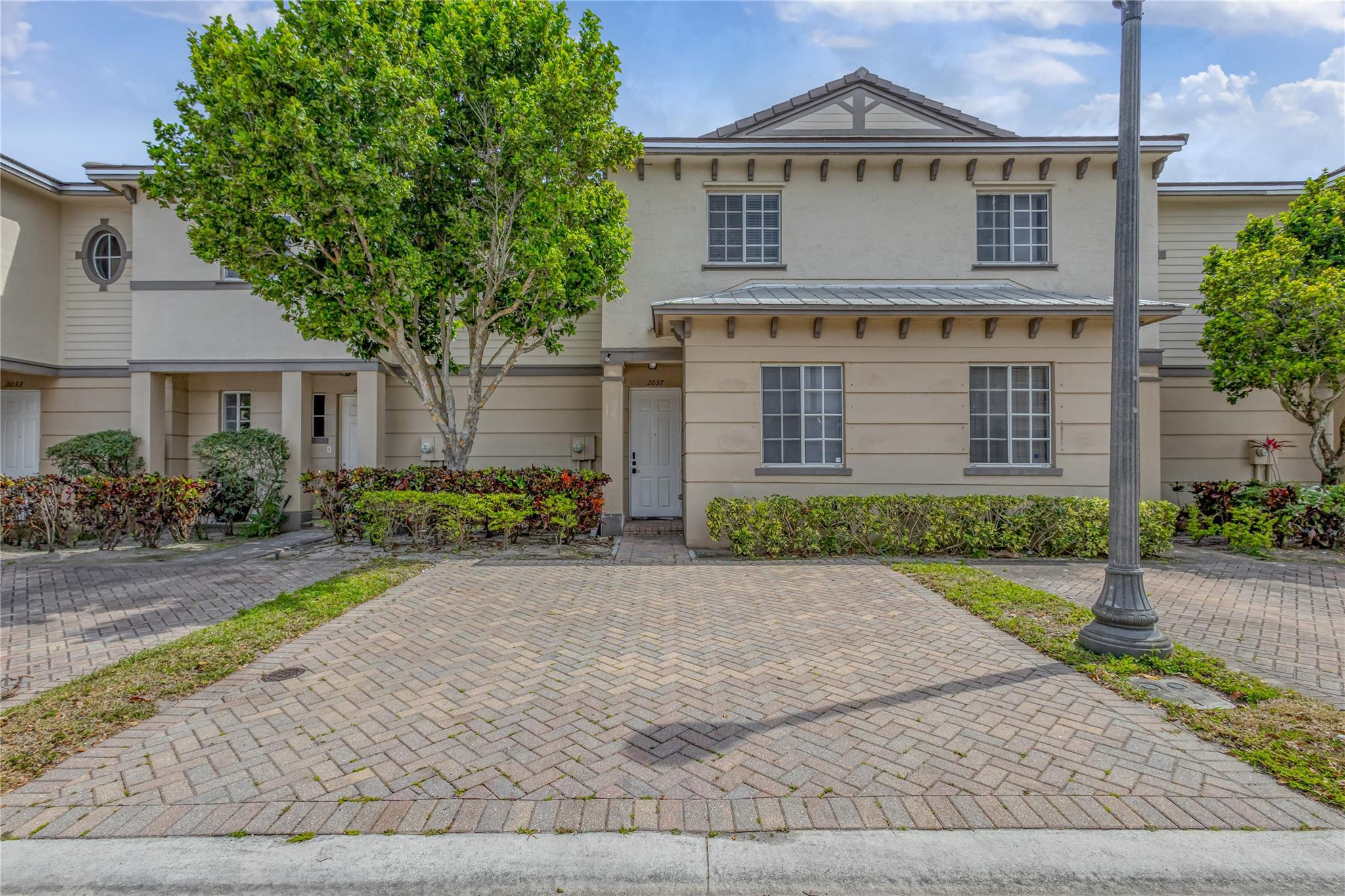 2037 Nassau Drive # 2037, Riviera Beach FL 33404