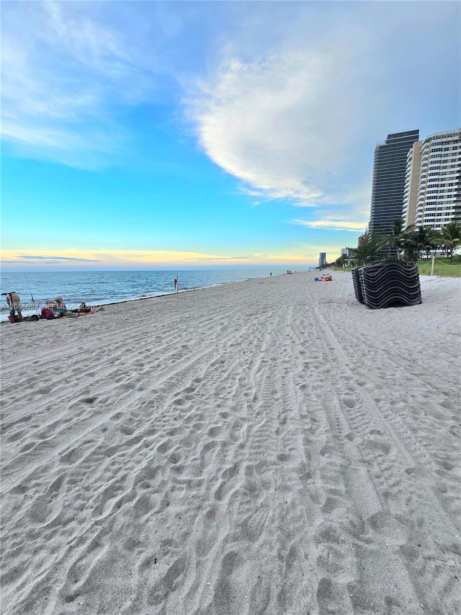 1913 S Ocean Dr # 308 — Photo 3