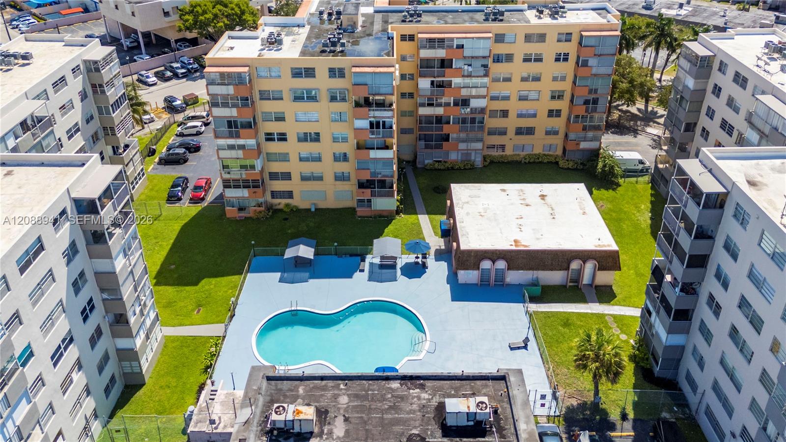 16400 NE 17th Ave # 601 — Photo 3