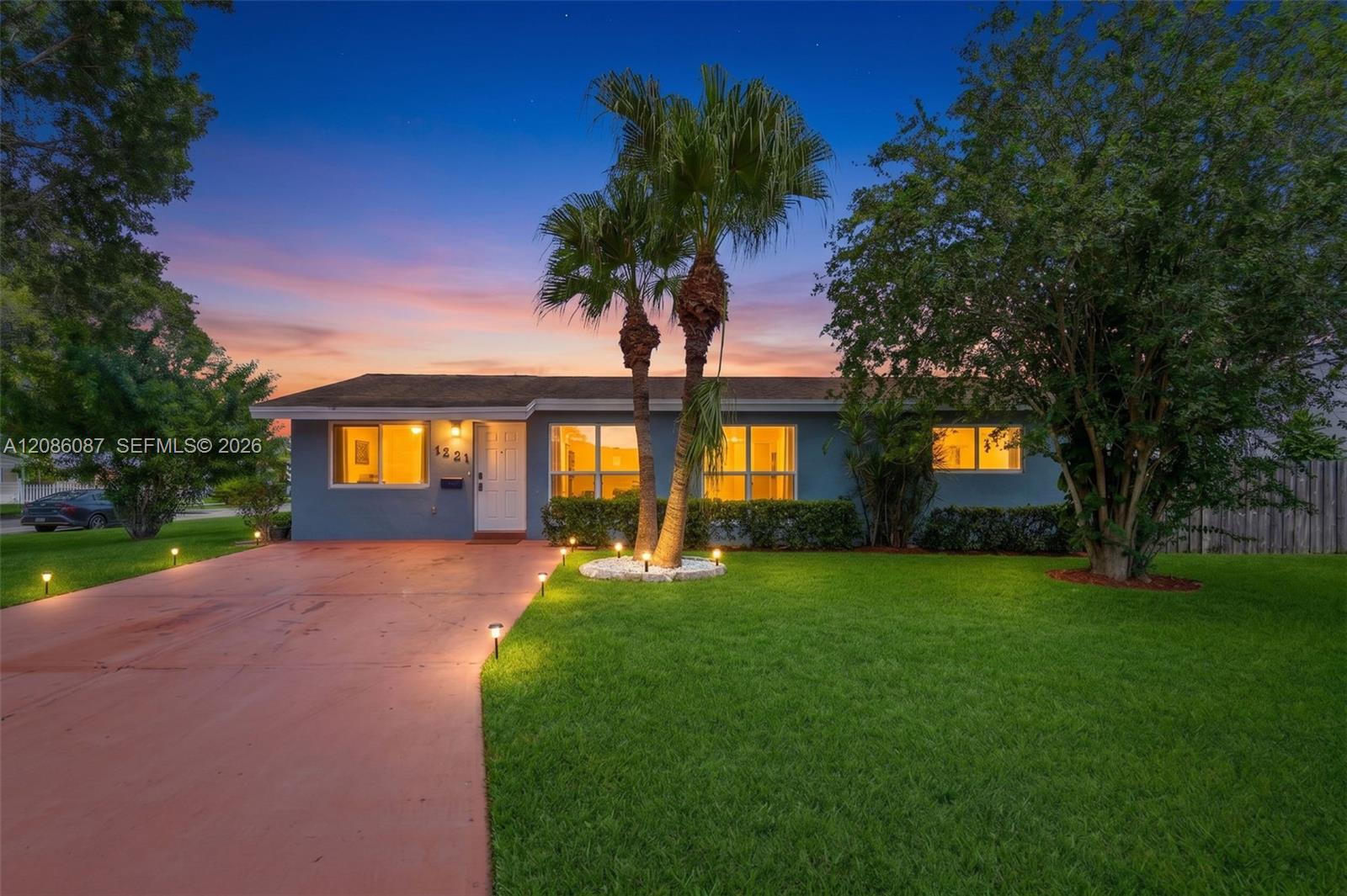 1851 N 69th Ave, Hollywood FL 33024