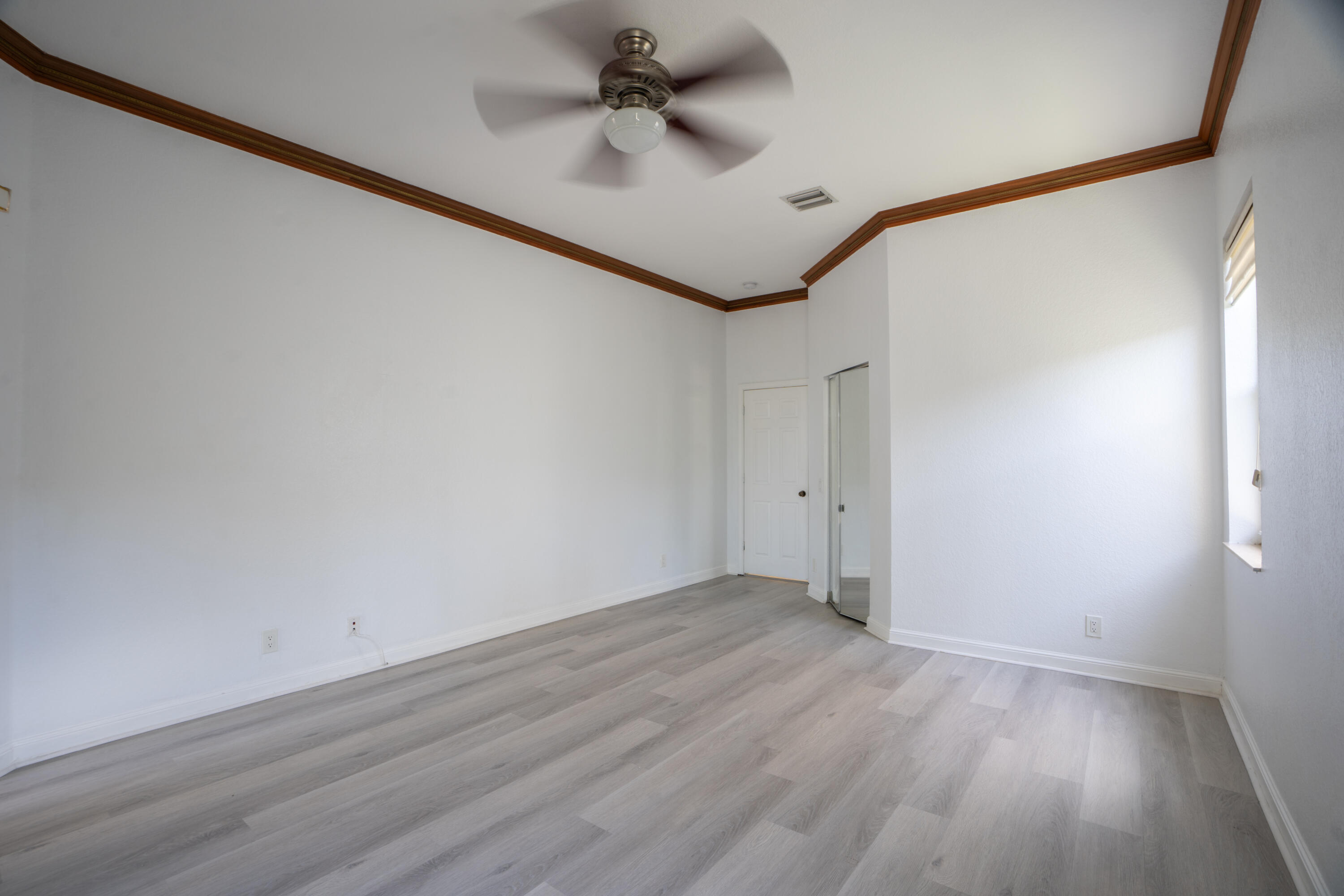 1002 Lavender Circle — Photo 3