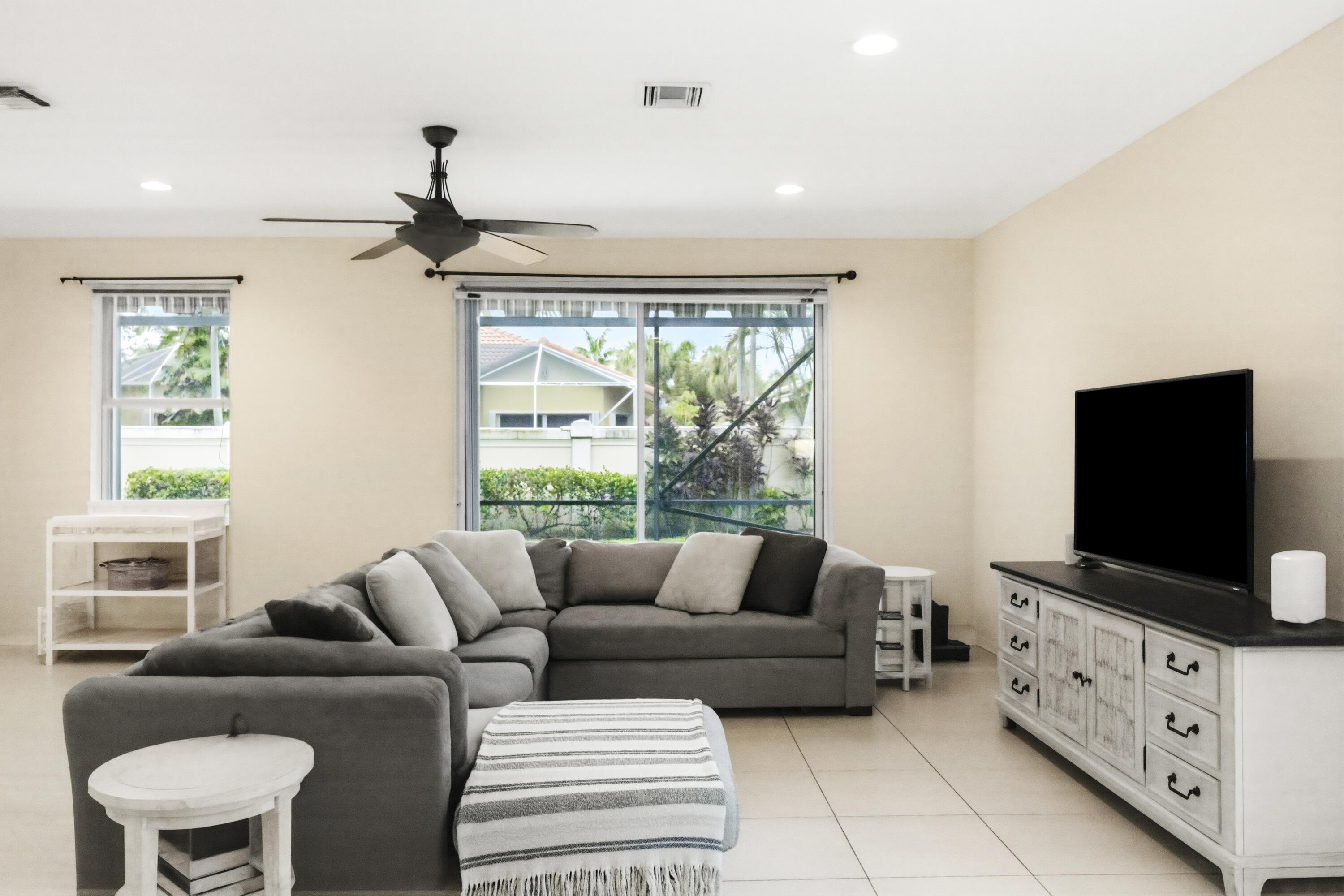 8462 LYONS RANCHES Road — Photo 4