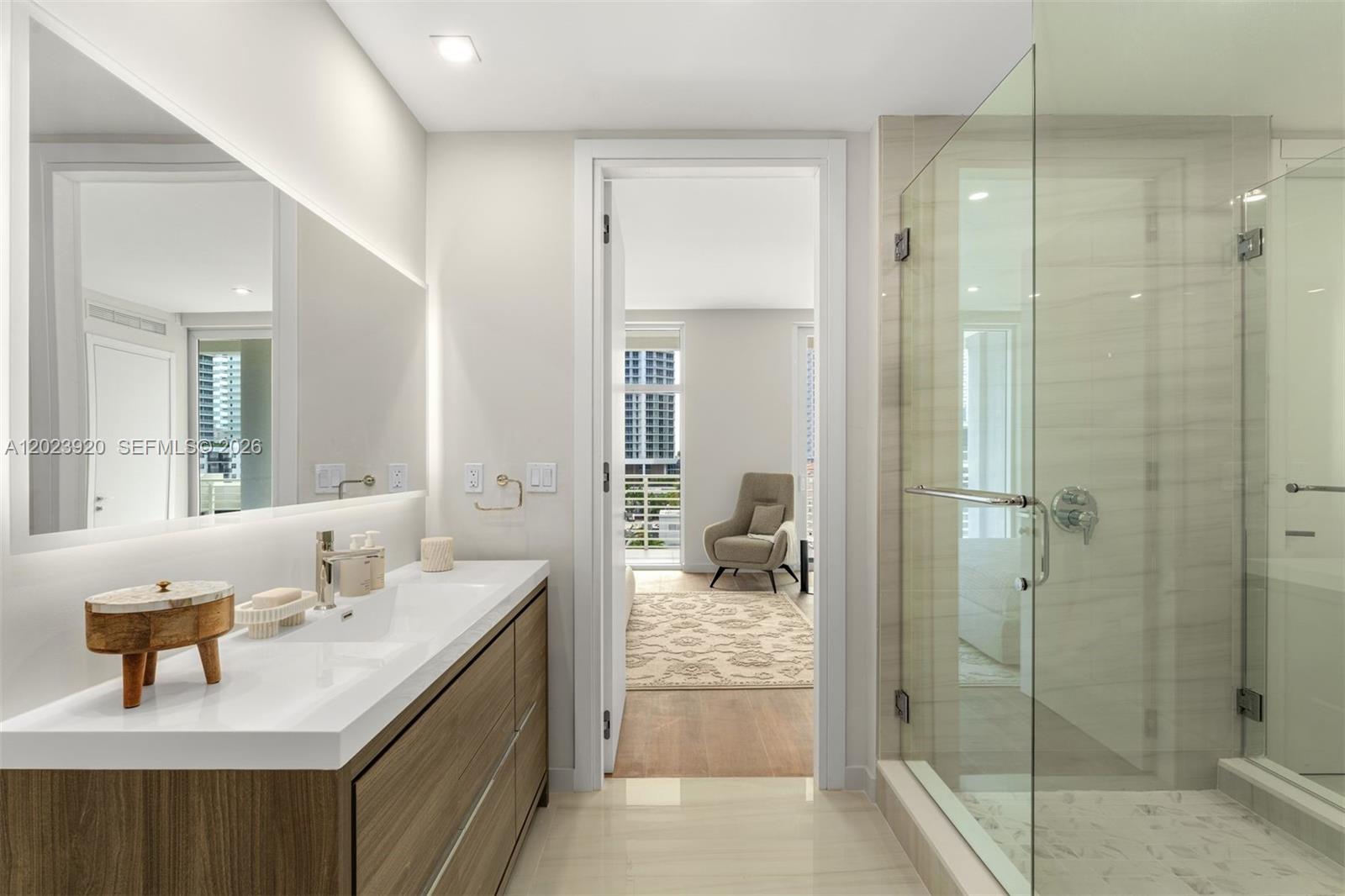 527 Orton Ave # 403 — Photo 4