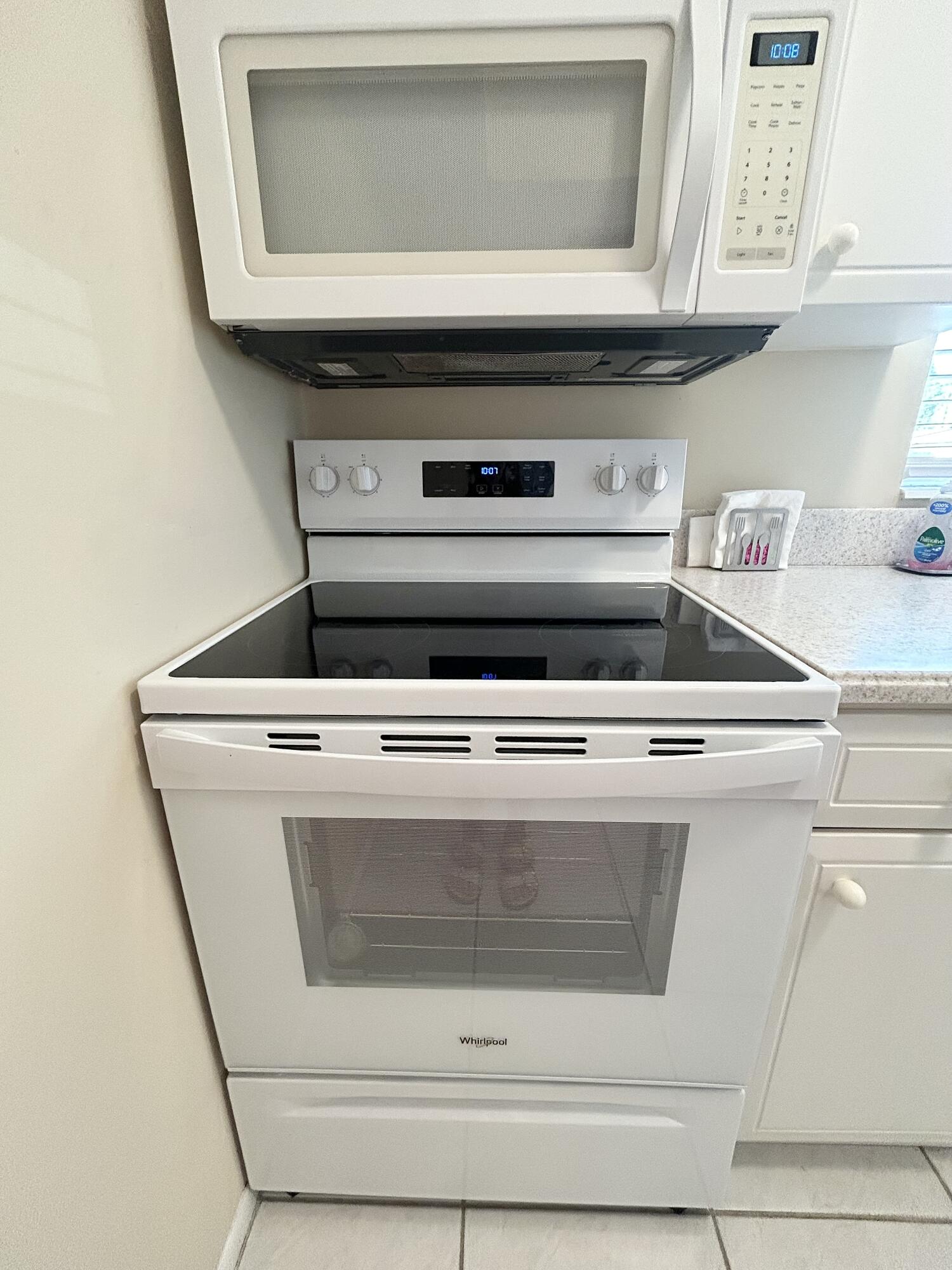 2811 Ashley Drive W # E — Photo 5