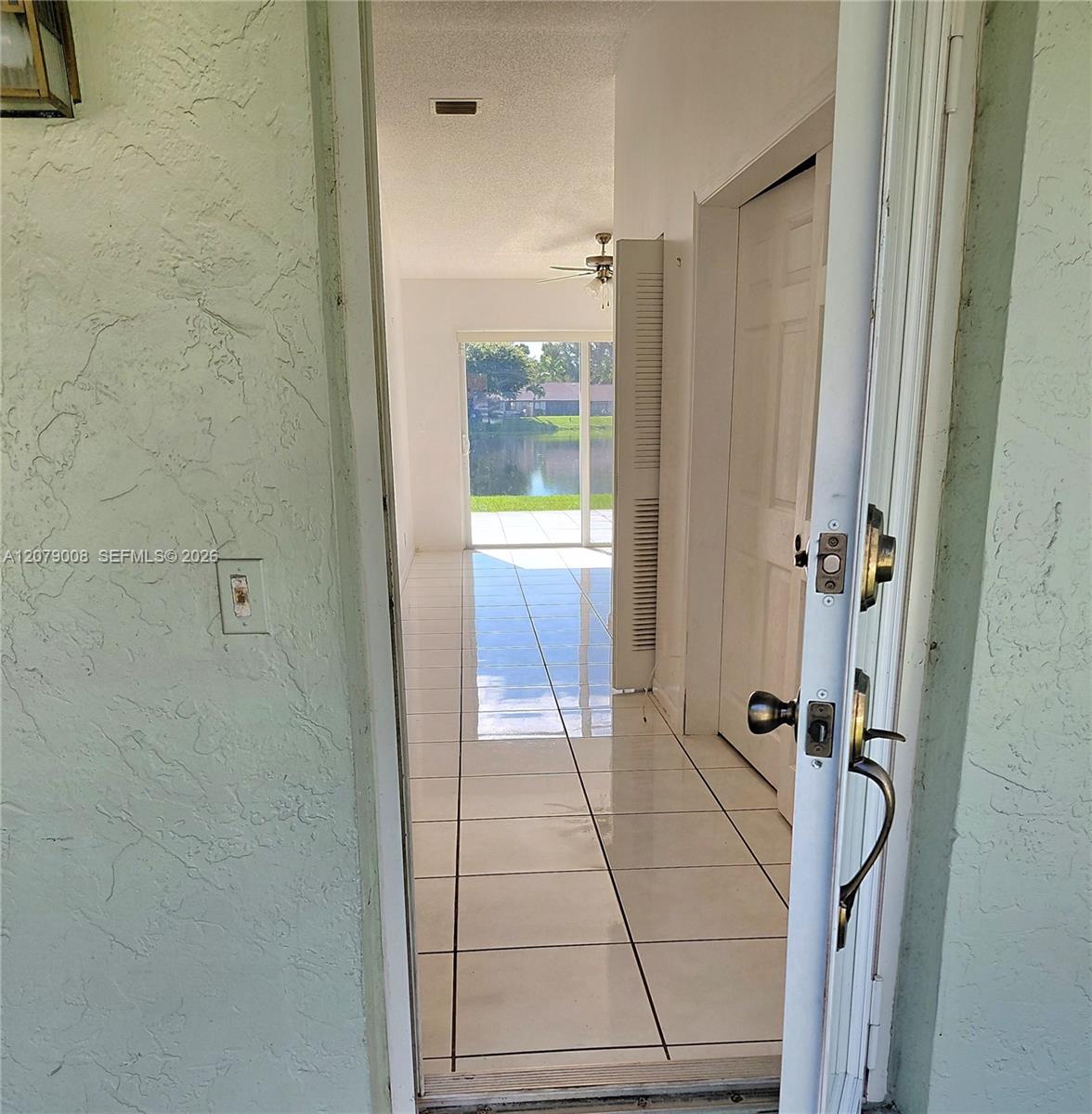 16 Camden Ln — Photo 4
