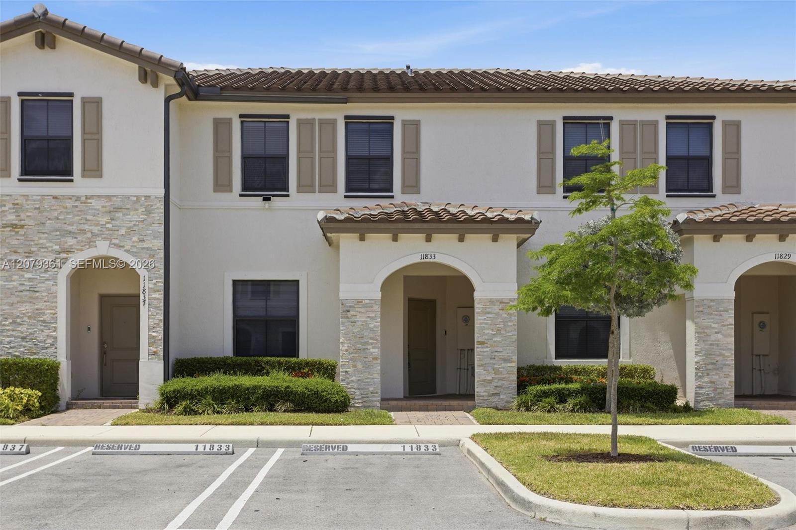 11833 SW 245th Ter # 11833 — Photo 4