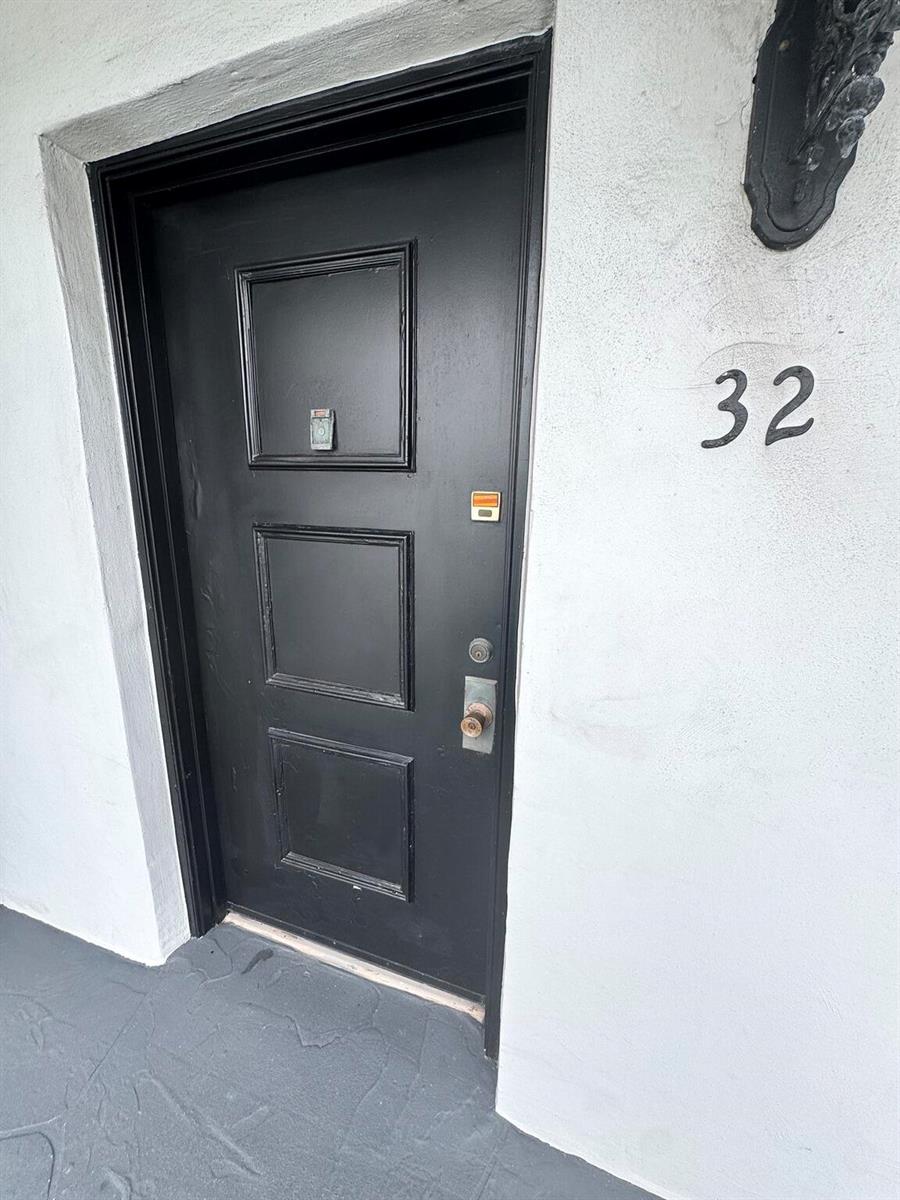 south-florida-condo-unit-32-entry