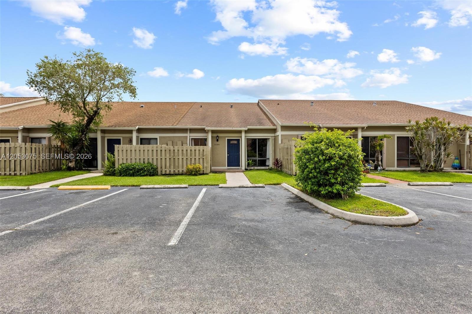 11166 NW 37th St, Sunrise FL 33351