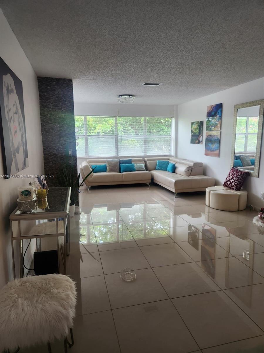 9800 Sunrise Lakes Blvd # 309 — Photo 3