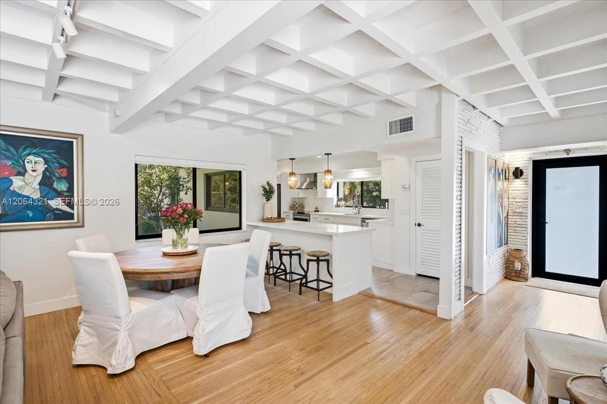 7240 Sunset Dr — Photo 5