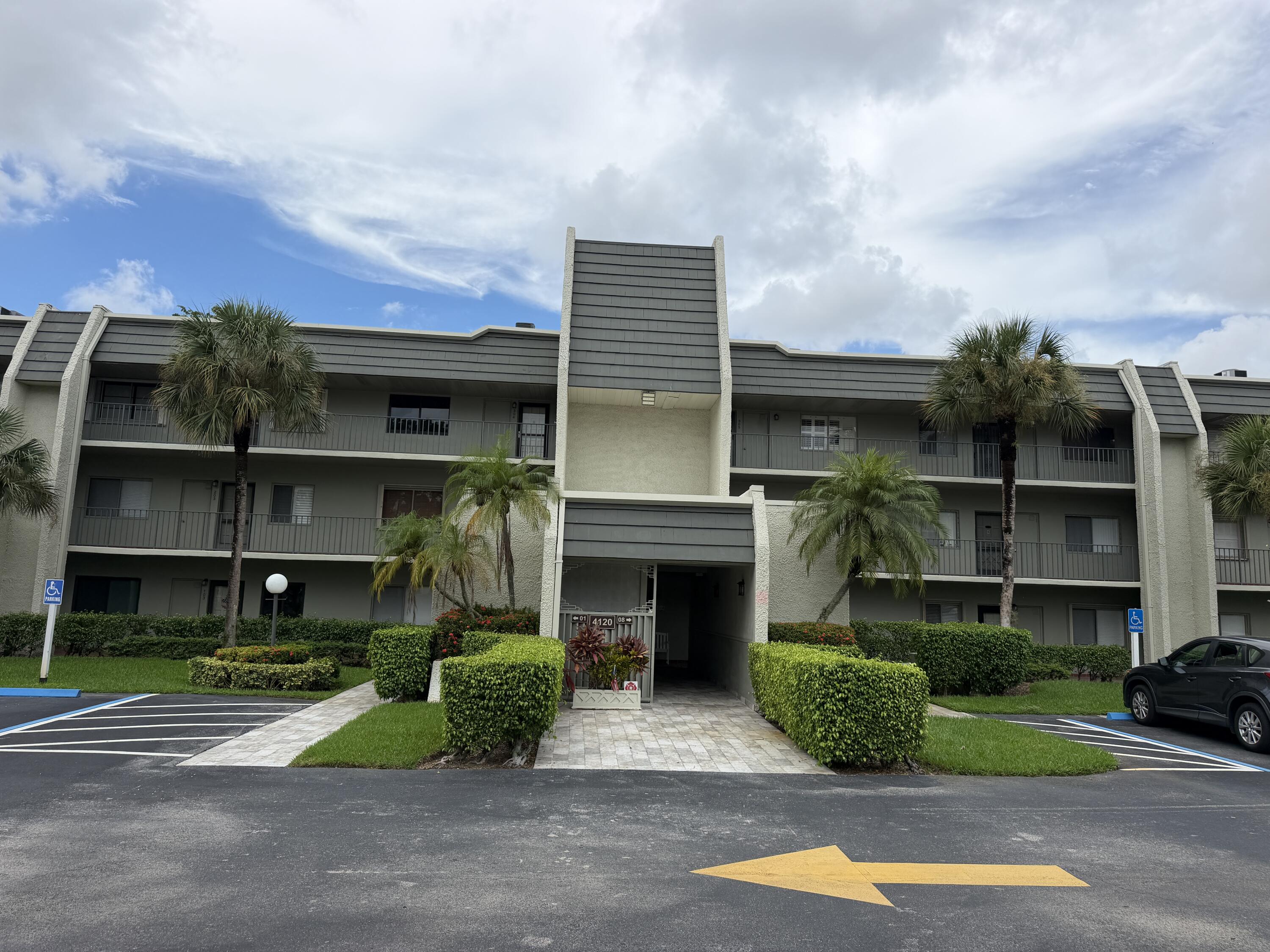 4120 Tivoli Court # 208, Lake Worth FL 33467