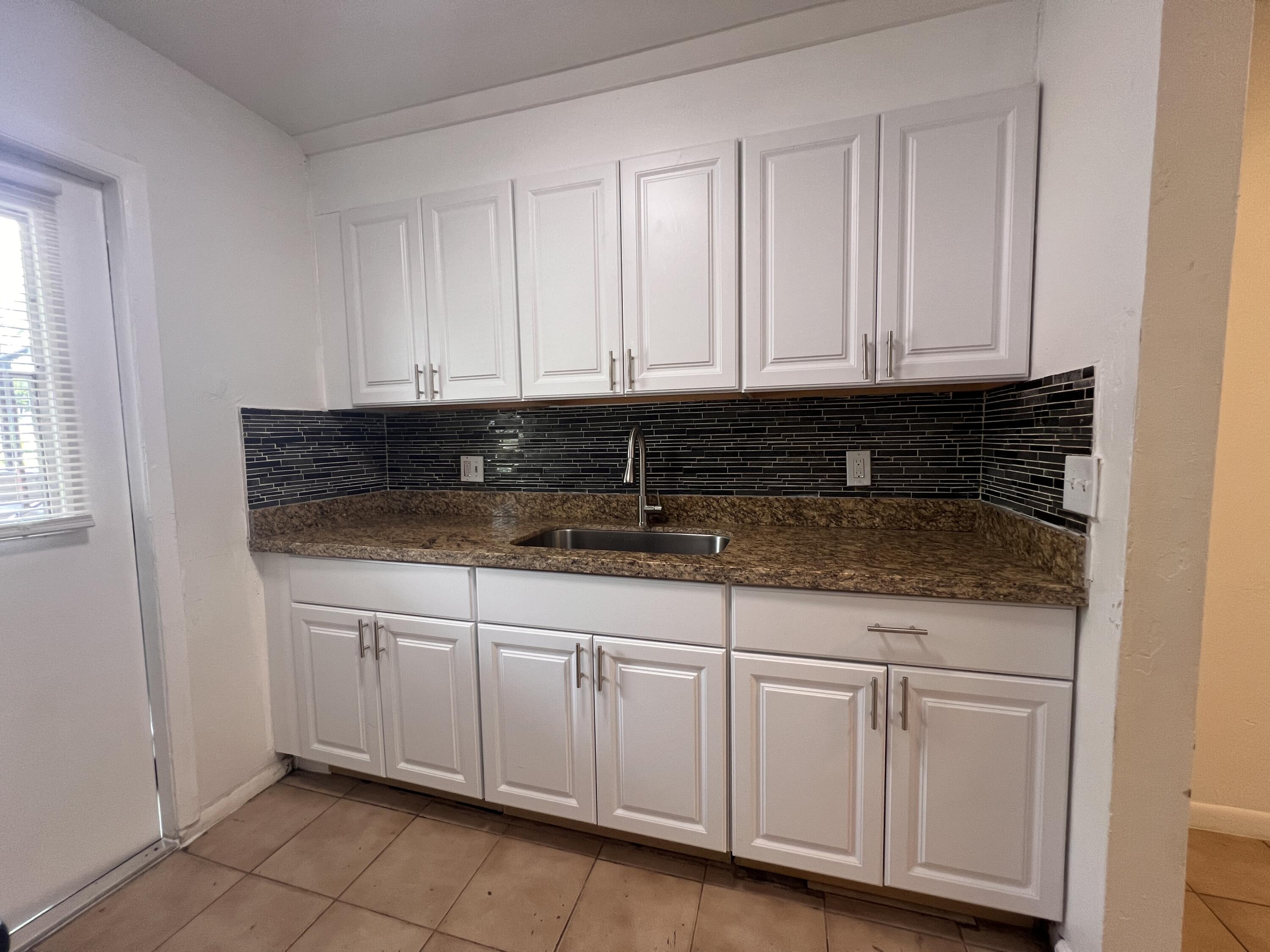 645 SW 20TH Court # 0020 — Photo 4