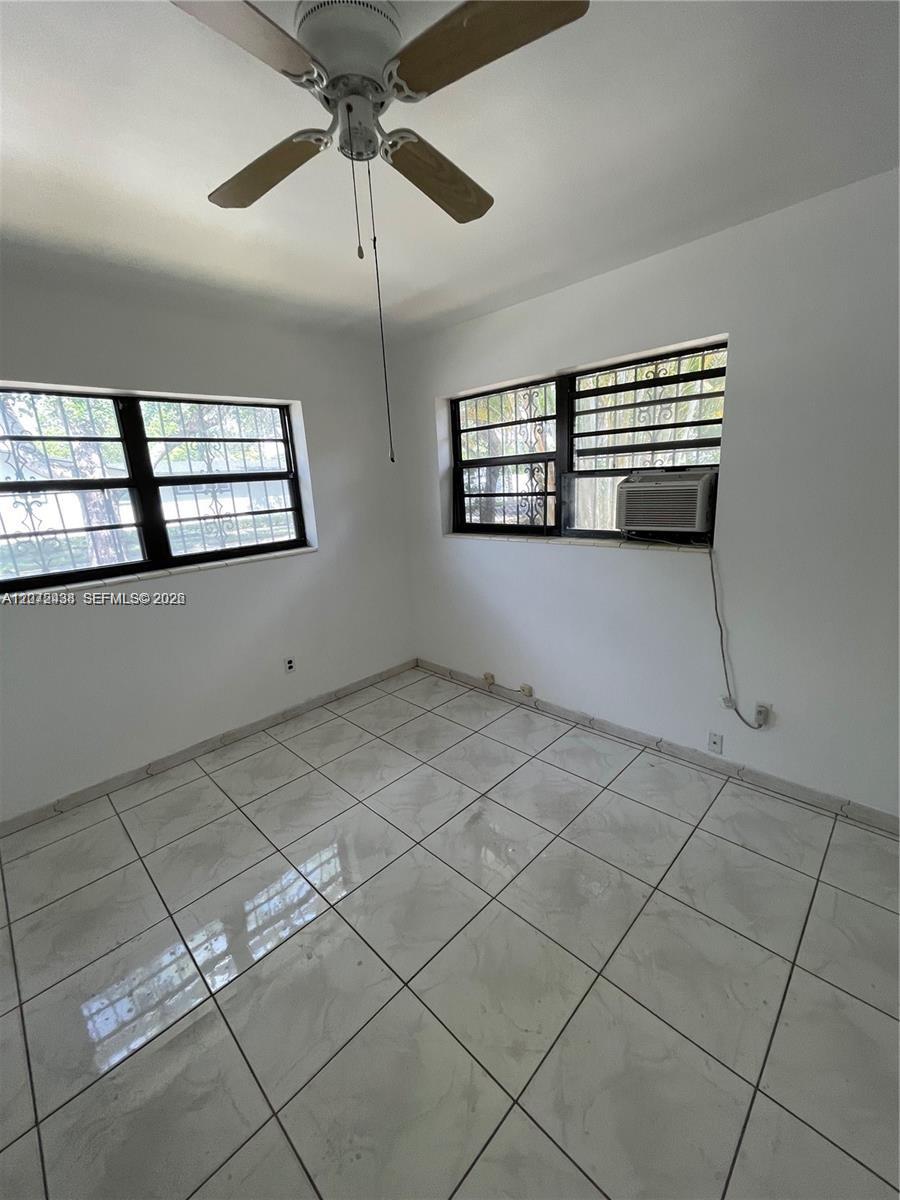 505 NE 142nd St # A — Photo 3