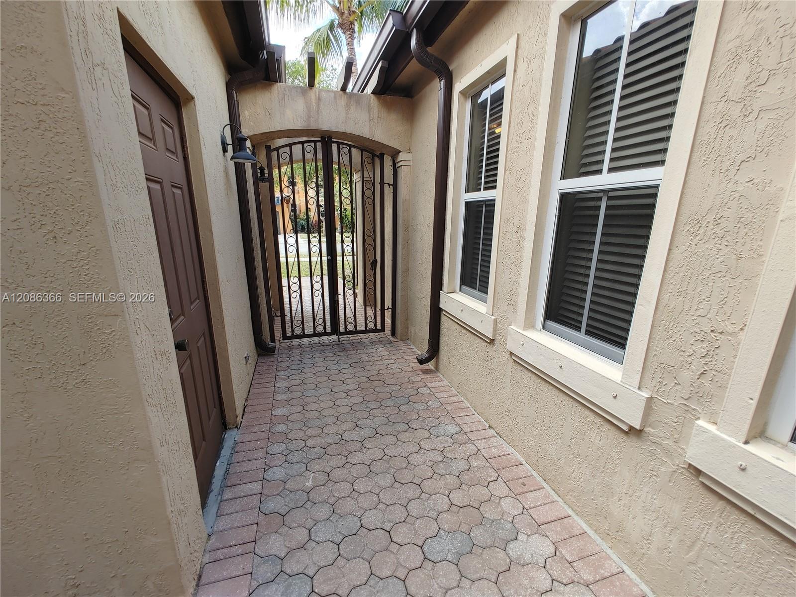15243 SW 28 TE — Photo 4