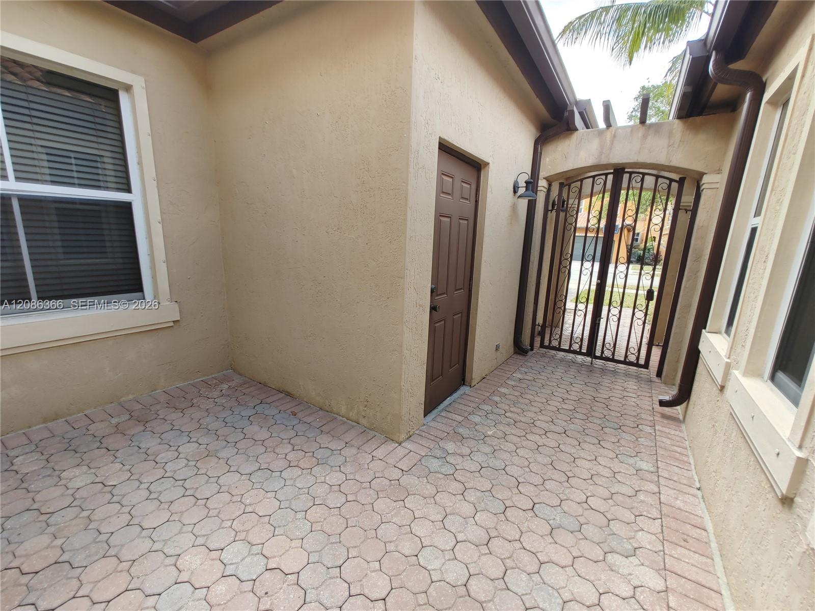 15243 SW 28 TE — Photo 5