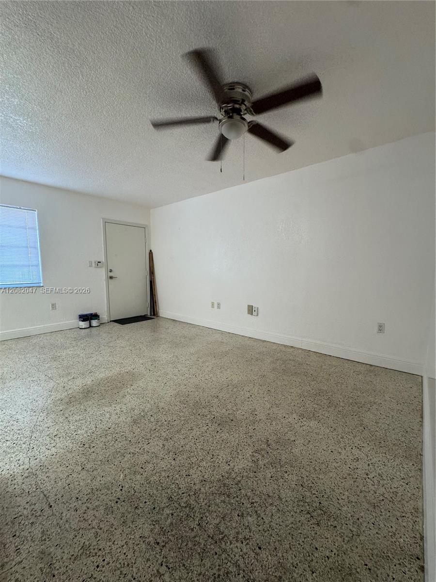515 SW 3rd St # 3 — Photo 3