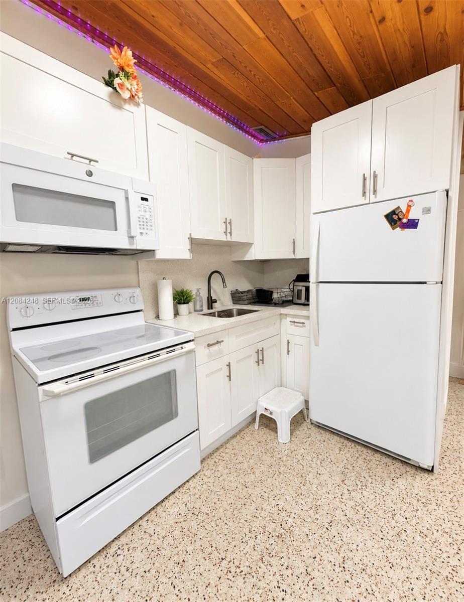 311 NW 56th Ave # B — Photo 5