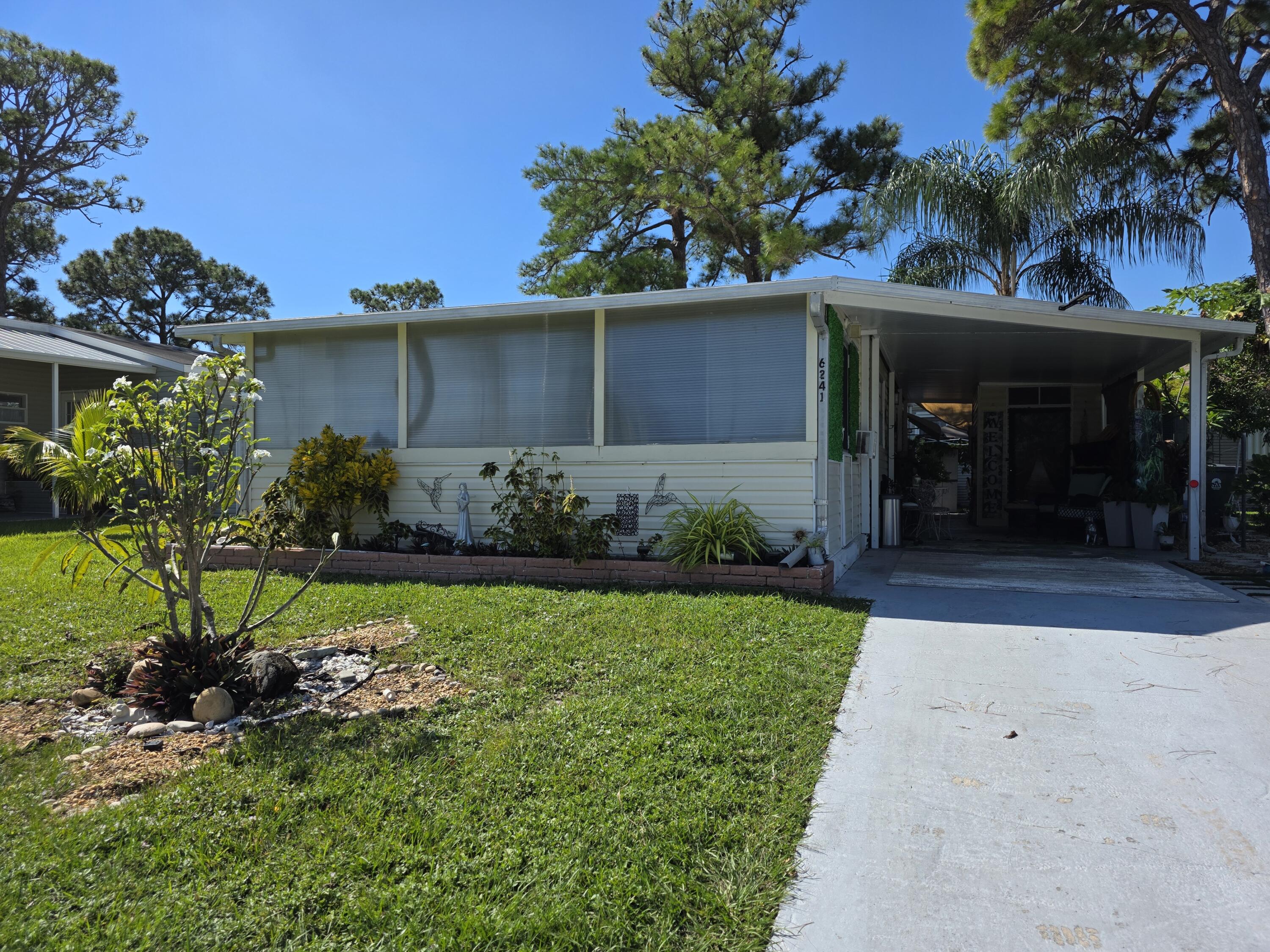 6241 Elm Lane, Lantana FL 33462