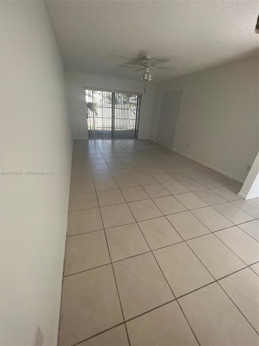 11141 SW 70th Ter — Photo 4