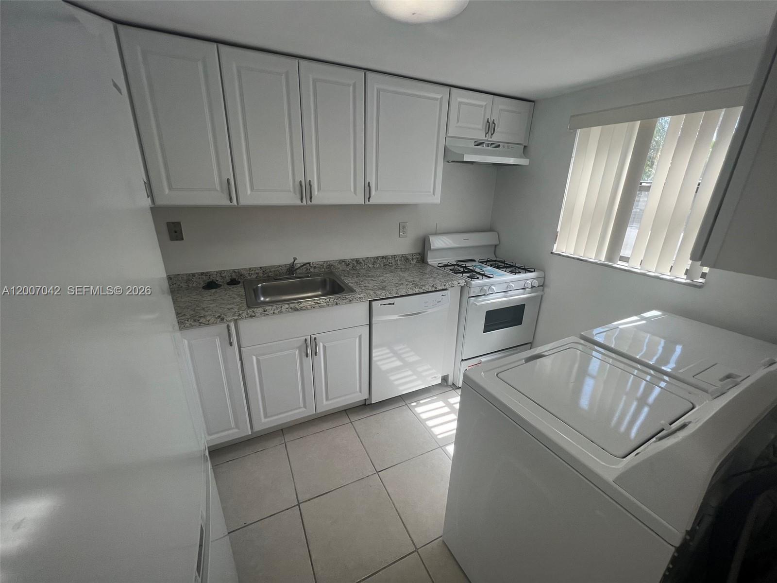 11141 SW 70th Ter — Photo 5