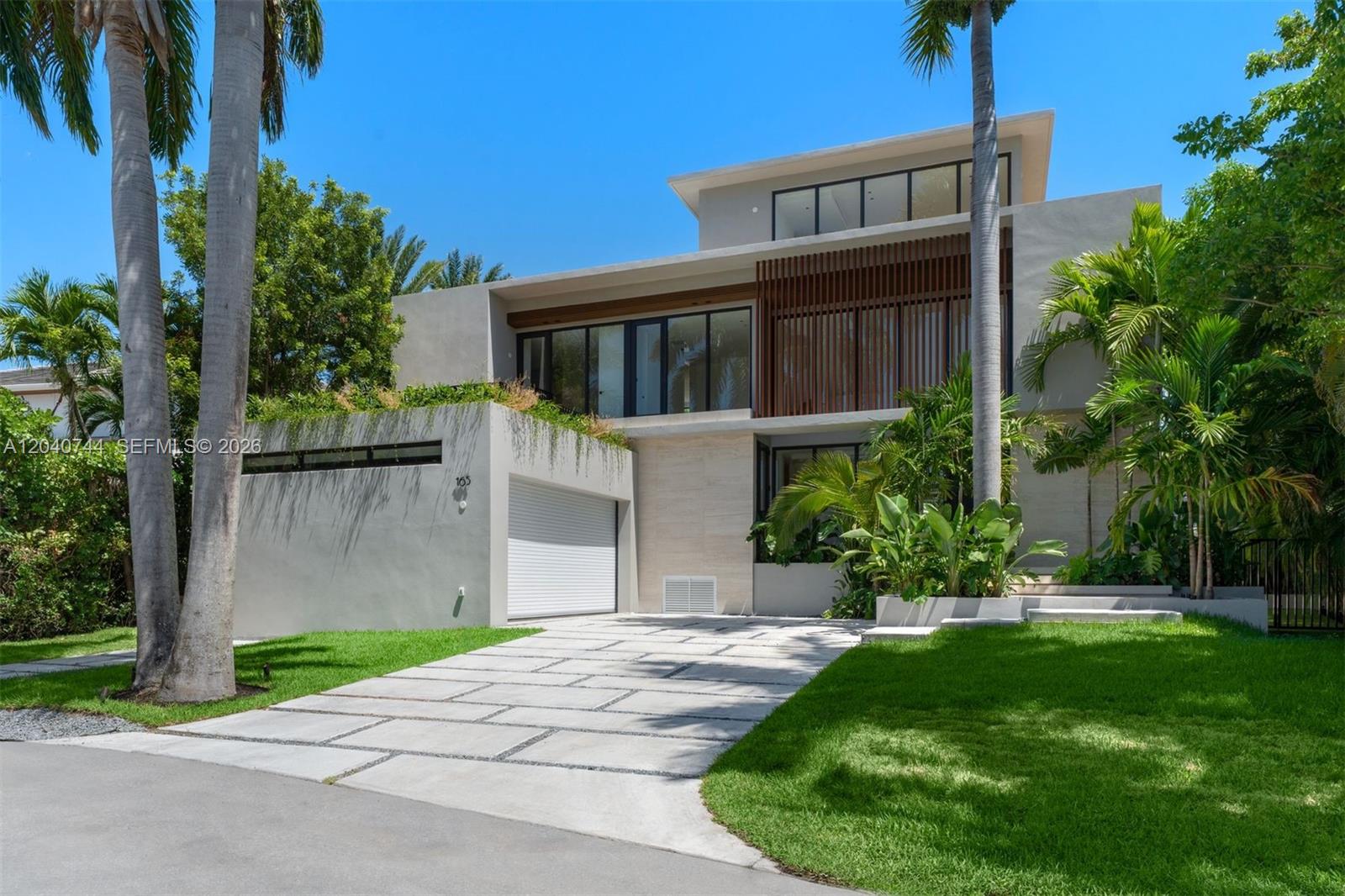 165 Hampton Ln, Key Biscayne FL 33149
