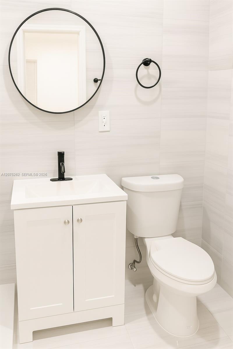 1046 Foster Rd # 0 — Photo 5