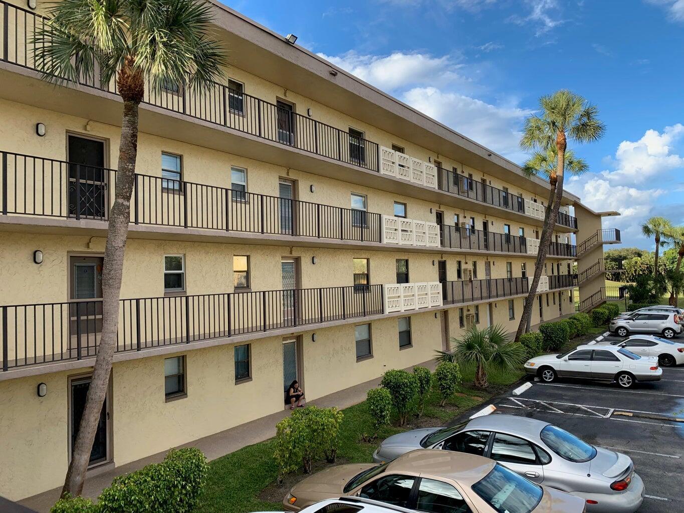 9355 SW 8th Street # 208, Boca Raton FL 33428