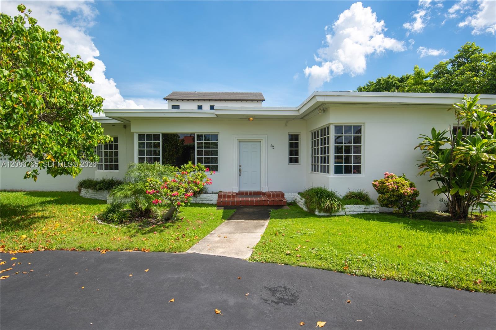 85 S Hibiscus Dr — Photo 3