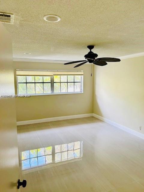 148 Yacht Club Dr # 7 — Photo 2