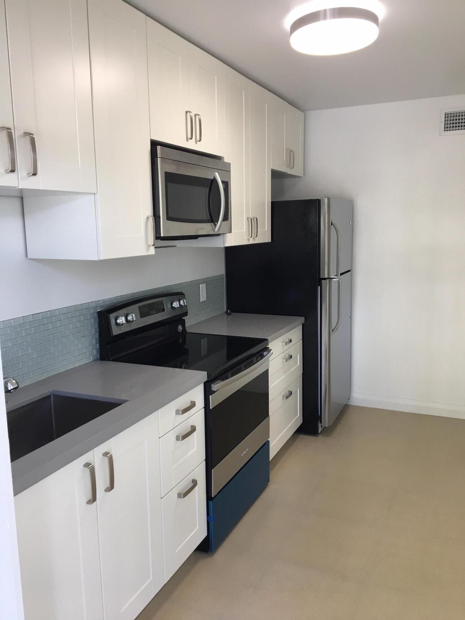 519 NE 2nd Avenue — Photo 4