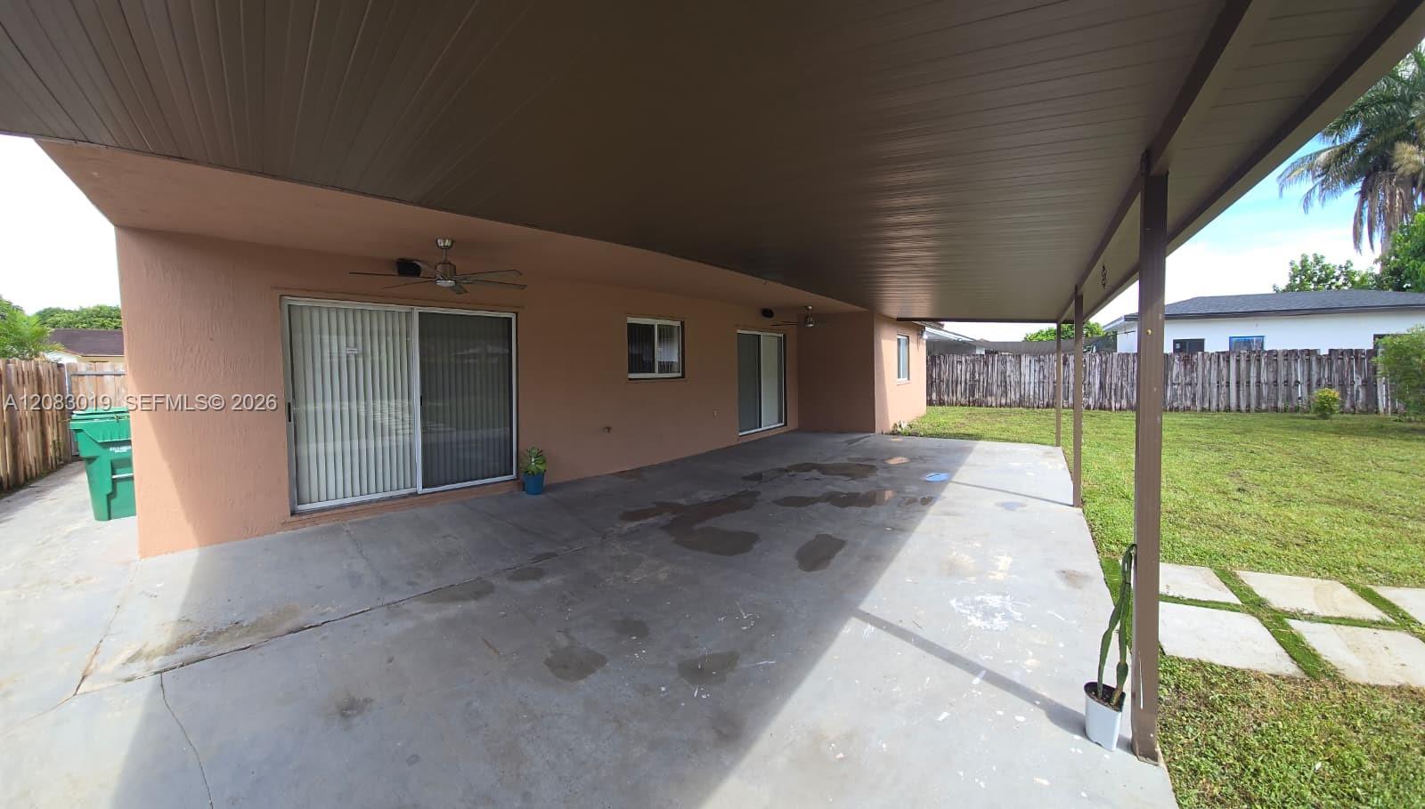 18045 SW 154th Pl — Photo 3