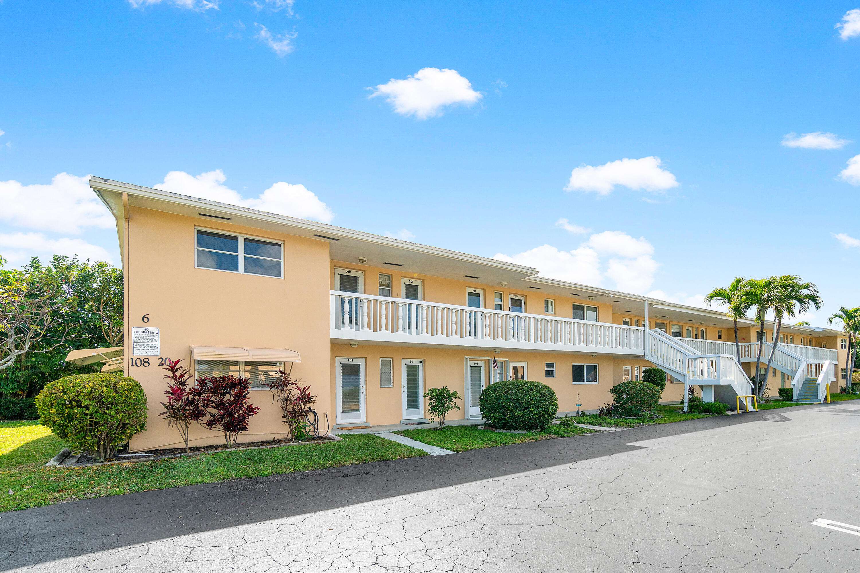 108 NE 20TH Avenue NE # 201 — Photo 4