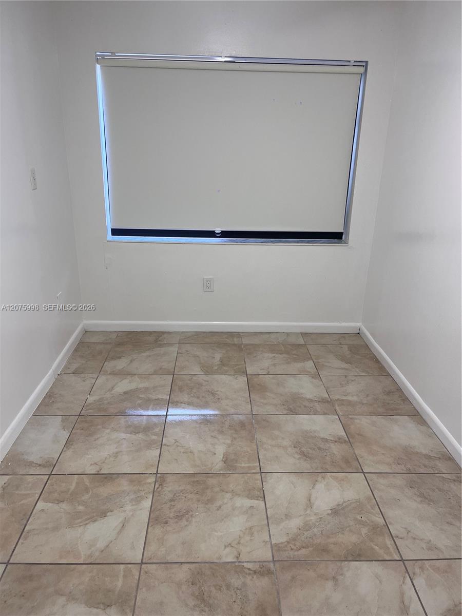 1115 SW 136th Pl # 2 — Photo 4
