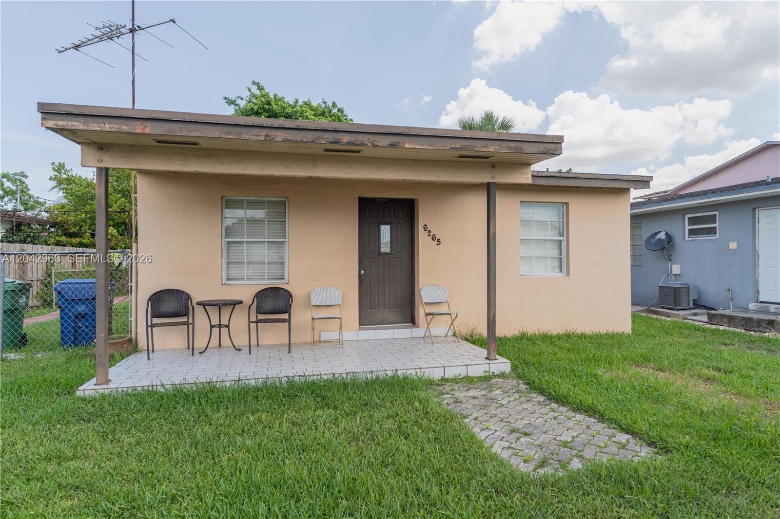 9265 SW 38th St, Miami FL 33165