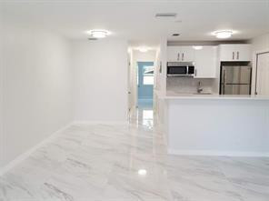 2408 NE 4th Street — Photo 2