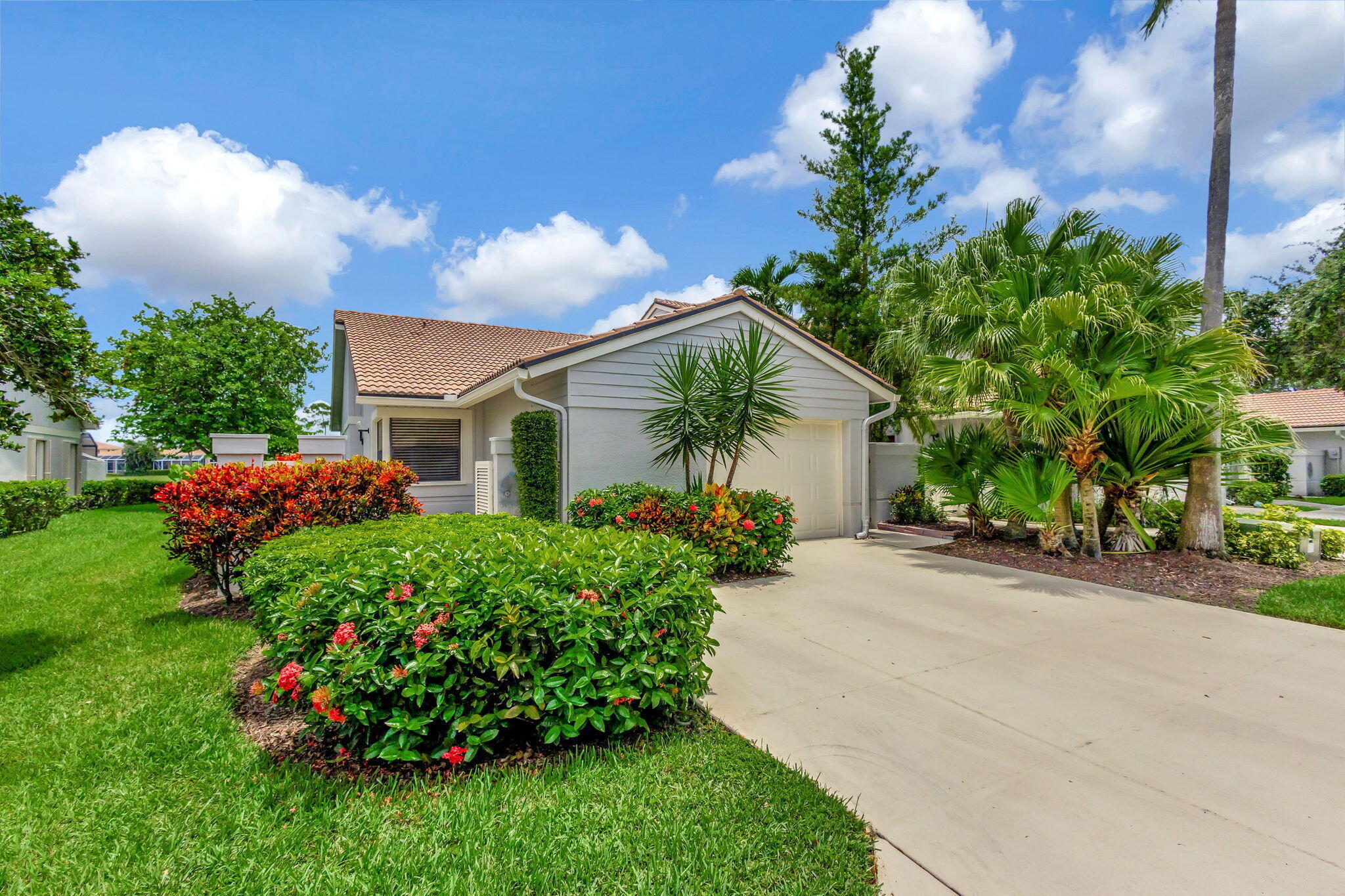 523 Prestwick Circle, Palm Beach Gardens FL 33418