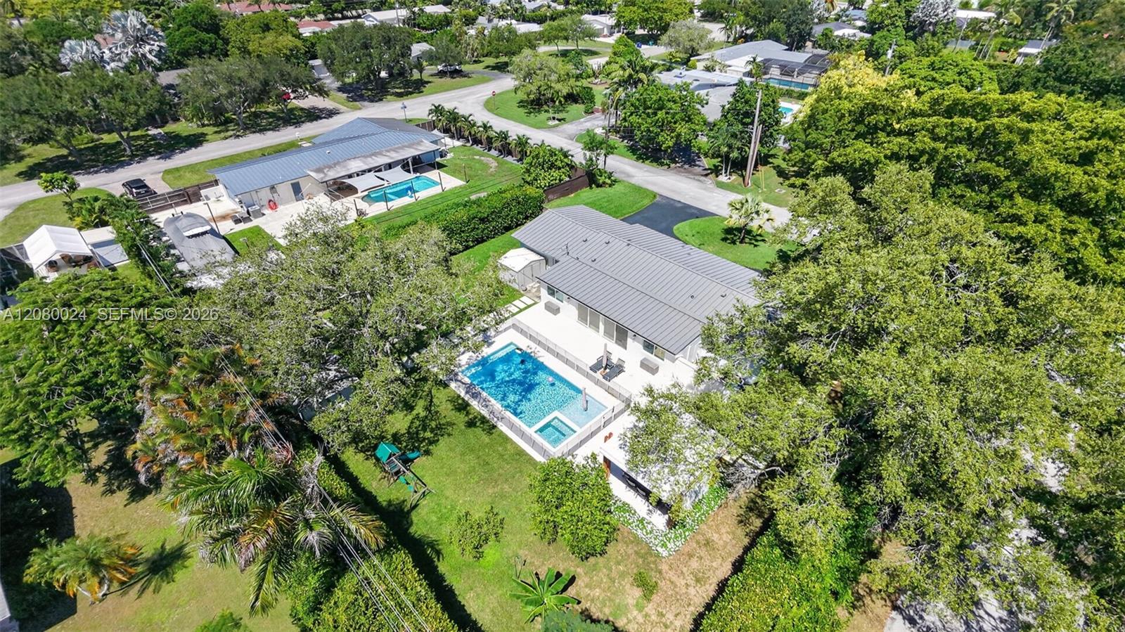 14220 SW 86th Ave — Photo 2