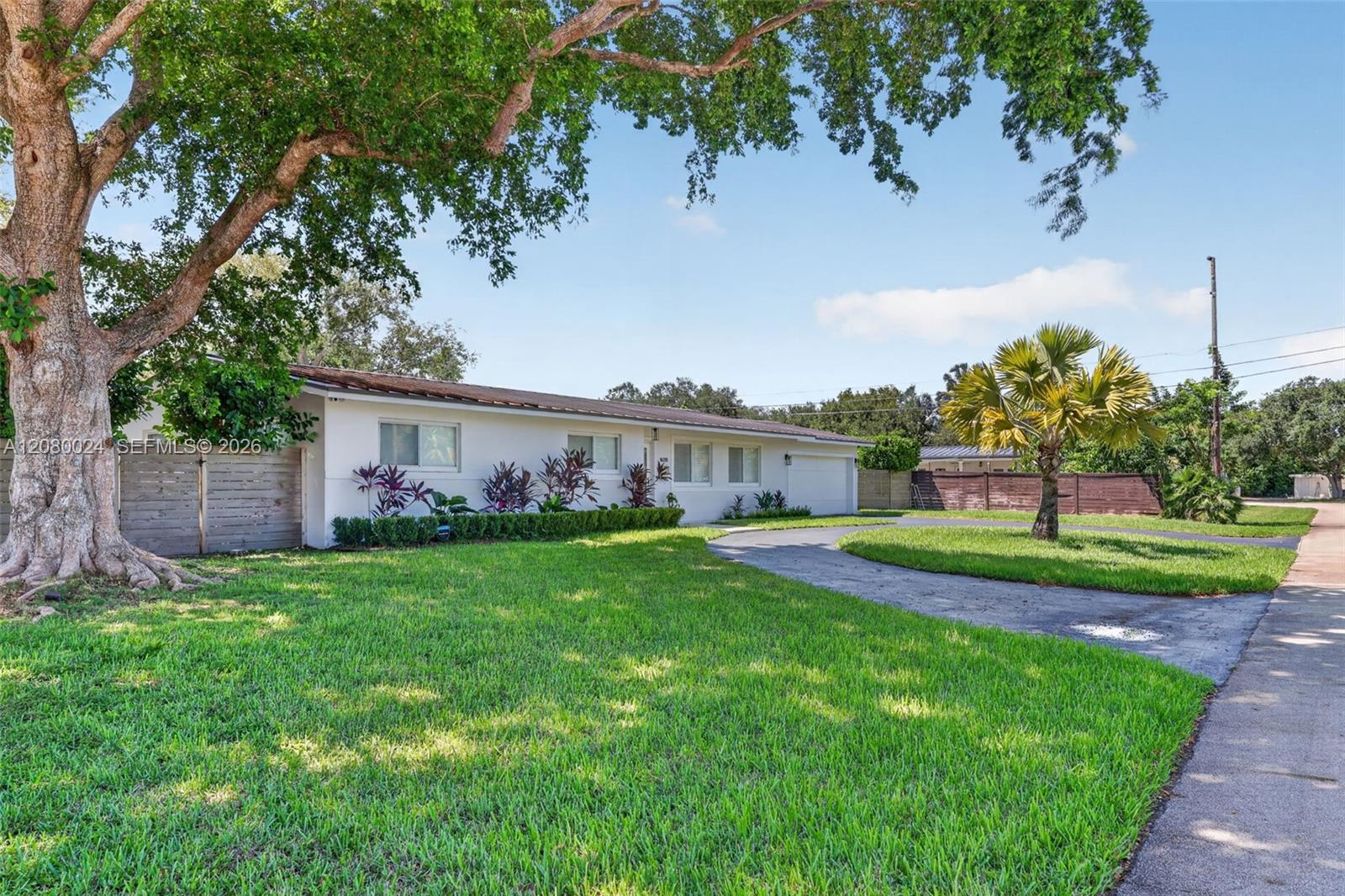 14220 SW 86th Ave — Photo 4