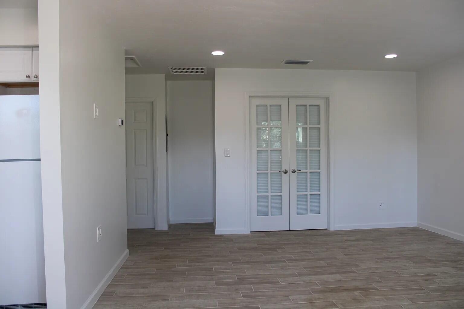 47 SE 12TH Street — Photo 3