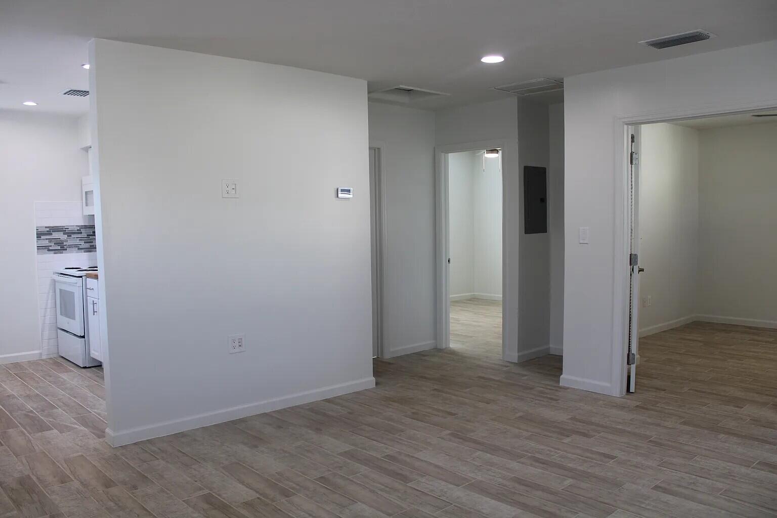 47 SE 12TH Street — Photo 5