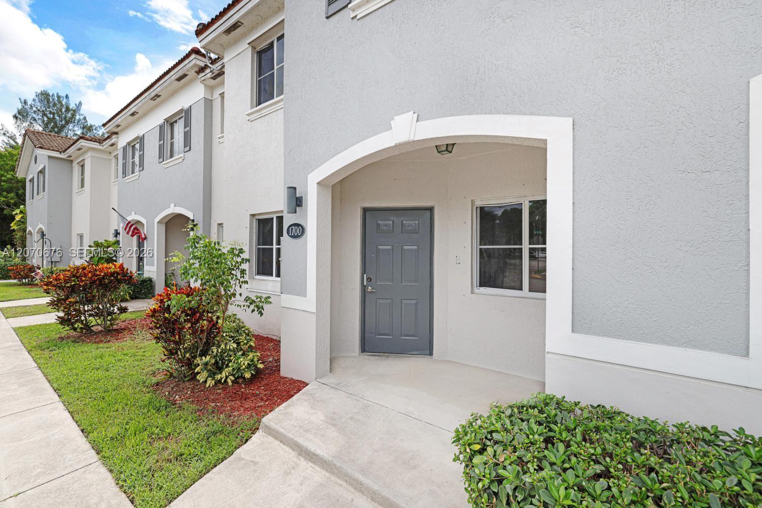 1700 SE 31st Ct — Photo 3