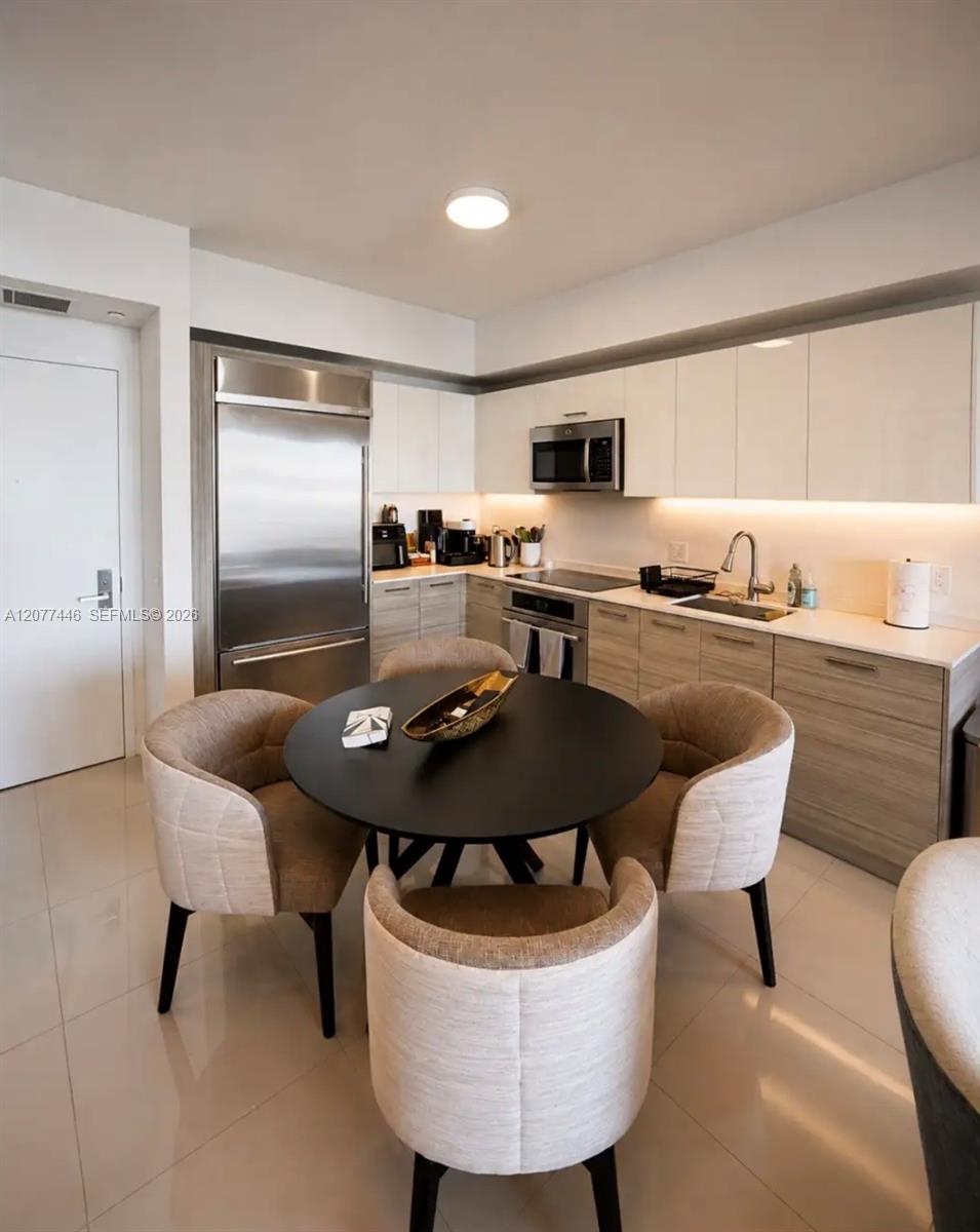 1300 Brickell Bay Dr # 1807 — Photo 5